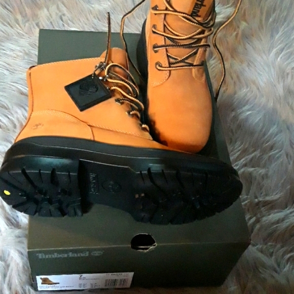 Timberland mid boots size 7 - Picture 3 of 9